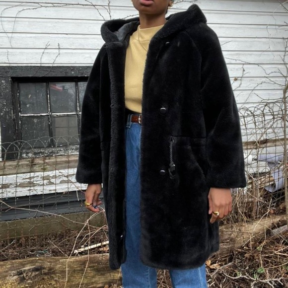 *SOLD* Gorgeous Vintage 90s Black Faux Fur Button Down Coat - Picture 2 of 8